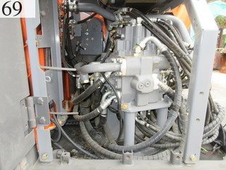 中古建設機械 中古 日立建機 HITACHI 油圧ショベル・バックホー ０．４－０．５立米 ZX135US-3