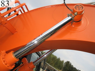 中古建設機械 中古 日立建機 HITACHI 油圧ショベル・バックホー ０．４－０．５立米 ZX135US-3