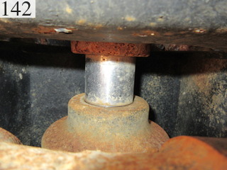 中古建設機械 中古 日立建機 HITACHI 油圧ショベル・バックホー ０．４－０．５立米 ZX135US-3