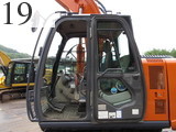 中古建設機械 中古 日立建機 HITACHI 油圧ショベル・バックホー ０．４－０．５立米 ZX135USK-3