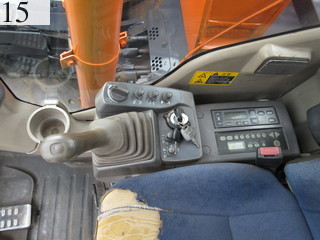 中古建設機械 中古 日立建機 HITACHI 油圧ショベル・バックホー ０．４－０．５立米 ZX135USK-3