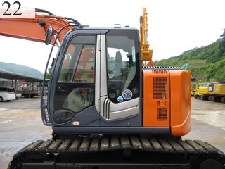 中古建設機械 中古 日立建機 HITACHI 油圧ショベル・バックホー ０．４－０．５立米 ZX135USK-3