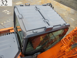 中古建設機械 中古 日立建機 HITACHI 油圧ショベル・バックホー ０．４－０．５立米 ZX135USK-3