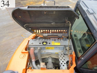 中古建設機械 中古 日立建機 HITACHI 油圧ショベル・バックホー ０．４－０．５立米 ZX135USK-3