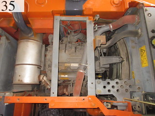 中古建設機械 中古 日立建機 HITACHI 油圧ショベル・バックホー ０．４－０．５立米 ZX135USK-3