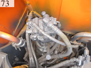 中古建設機械 中古 日立建機 HITACHI 油圧ショベル・バックホー ０．４－０．５立米 ZX135USK-3