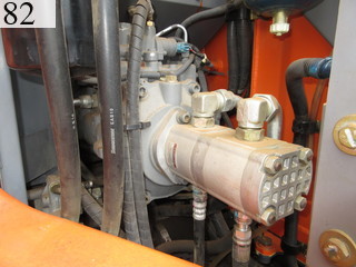 中古建設機械 中古 日立建機 HITACHI 油圧ショベル・バックホー ０．４－０．５立米 ZX135USK-3