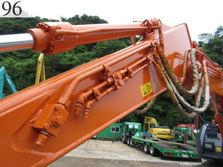 中古建設機械 中古 日立建機 HITACHI 油圧ショベル・バックホー ０．４－０．５立米 ZX135USK-3