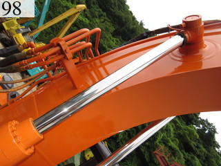 中古建設機械 中古 日立建機 HITACHI 油圧ショベル・バックホー ０．４－０．５立米 ZX135USK-3
