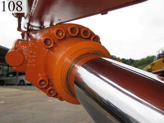 中古建設機械 中古 日立建機 HITACHI 油圧ショベル・バックホー ０．４－０．５立米 ZX135USK-3
