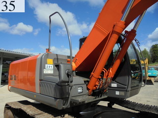 中古建設機械 中古 日立建機 HITACHI 油圧ショベル・バックホー ０．７－０．９立米 ZX200-3