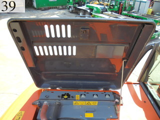 中古建設機械 中古 日立建機 HITACHI 油圧ショベル・バックホー ０．７－０．９立米 ZX200-3