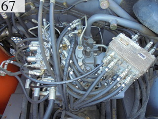 中古建設機械 中古 日立建機 HITACHI 油圧ショベル・バックホー ０．７－０．９立米 ZX200-3