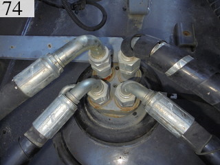 中古建設機械 中古 日立建機 HITACHI 油圧ショベル・バックホー ０．７－０．９立米 ZX200-3