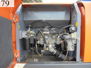 中古建設機械 中古 日立建機 HITACHI 油圧ショベル・バックホー ０．７－０．９立米 ZX200-3