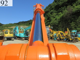 中古建設機械 中古 日立建機 HITACHI 油圧ショベル・バックホー ０．７－０．９立米 ZX200-3