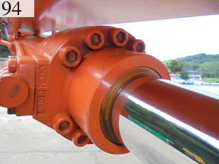 中古建設機械 中古 日立建機 HITACHI 油圧ショベル・バックホー ０．７－０．９立米 ZX200-3