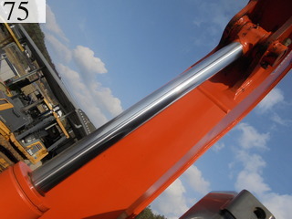 中古建設機械 中古 日立建機 HITACHI 油圧ショベル・バックホー ０．２－０．３立米 ZX70-3