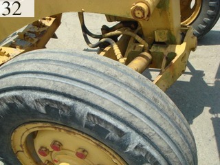 中古建設機械 中古 コマツ KOMATSU モーターグレーダー アーティキュレート式 GD31RC-3A