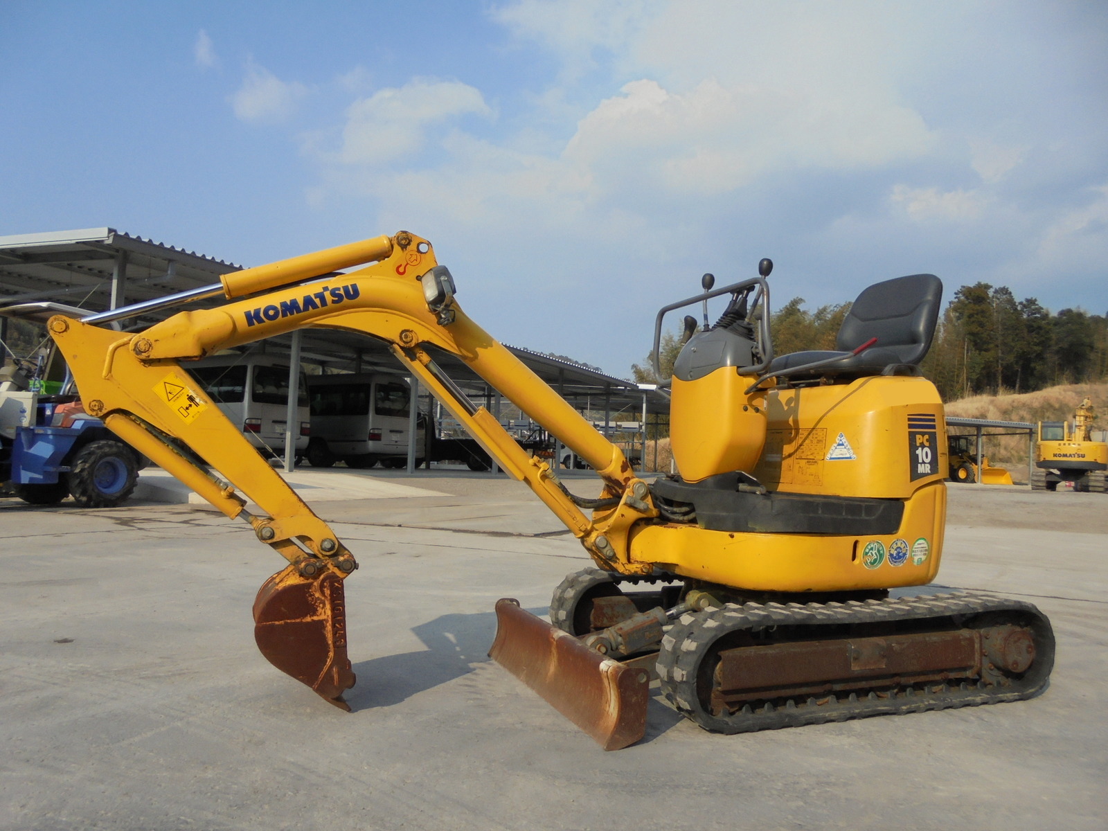 中古建設機械 中古 コマツ KOMATSU 油圧ショベル・バックホー ０．１立米以下 PC10MR-2
