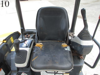 中古建設機械 中古 コマツ KOMATSU 油圧ショベル・バックホー ０．１立米以下 PC20MR-2