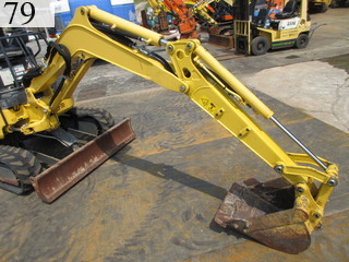 中古建設機械 中古 コマツ KOMATSU 油圧ショベル・バックホー ０．１立米以下 PC20MR-3
