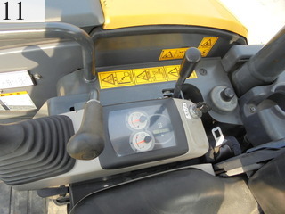 中古建設機械 中古 コマツ KOMATSU 油圧ショベル・バックホー ０．１立米以下 PC30MR-3
