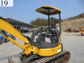 中古建設機械 中古 コマツ KOMATSU 油圧ショベル・バックホー ０．１立米以下 PC30MR-3