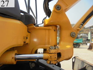中古建設機械 中古 コマツ KOMATSU 油圧ショベル・バックホー ０．１立米以下 PC30MR-3