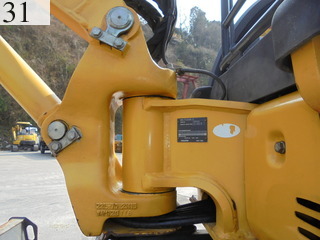 中古建設機械 中古 コマツ KOMATSU 油圧ショベル・バックホー ０．１立米以下 PC30MR-3