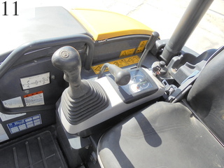 中古建設機械 中古 コマツ KOMATSU 油圧ショベル・バックホー ０．２－０．３立米 PC30MR-3