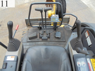 中古建設機械 中古 コマツ KOMATSU 油圧ショベル・バックホー ０．１立米以下 PC30MR-3