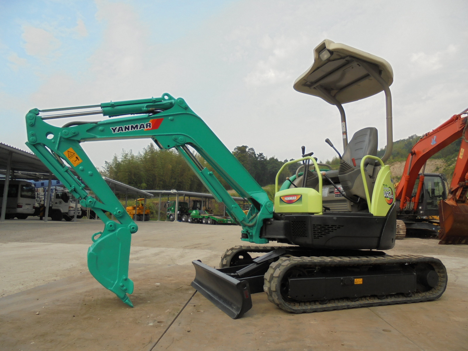 中古建設機械 中古 ヤンマーディーゼル YANMAR 油圧ショベル・バックホー ０．１立米以下 ViO20-3