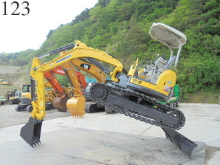 中古建設機械 中古 ヤンマーディーゼル YANMAR 油圧ショベル・バックホー ０．２－０．３立米 ViO40-5B