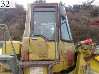 Used Construction Machine Used KOMATSU KOMATSU Wheel Loader bigger than 1.0m3 WA200-3