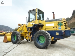 Used Construction Machine Used KOMATSU KOMATSU Wheel Loader bigger than 1.0m3 WA200-3