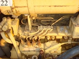 中古建設機械 中古 コマツ KOMATSU ブルドーザ  D21P-6