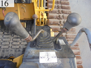 中古建設機械 中古 コマツ KOMATSU ブルドーザ  D21P-7E