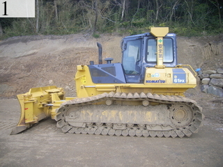 中古建設機械 中古 コマツ KOMATSU ブルドーザ  D61PX-15