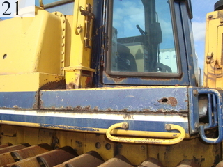中古建設機械 中古 コマツ KOMATSU ブルドーザ  D85P-21E