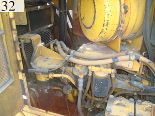 中古建設機械 中古 コマツ KOMATSU ブルドーザ  D85P-21E