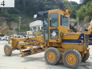 中古建設機械 中古 コマツ KOMATSU モーターグレーダー アーティキュレート式 GD300A-1