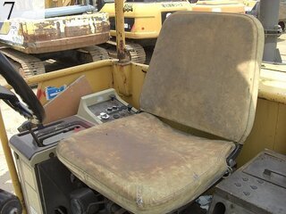 中古建設機械 中古 コマツ KOMATSU モーターグレーダー アーティキュレート式 GD405A-2