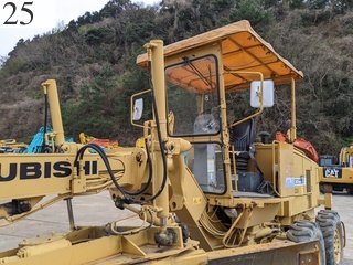 中古建設機械 中古 三菱重工業 MITSUBISHI モーターグレーダー アーティキュレート式 MG230III