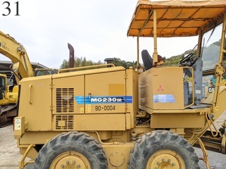 中古建設機械 中古 三菱重工業 MITSUBISHI モーターグレーダー アーティキュレート式 MG230III