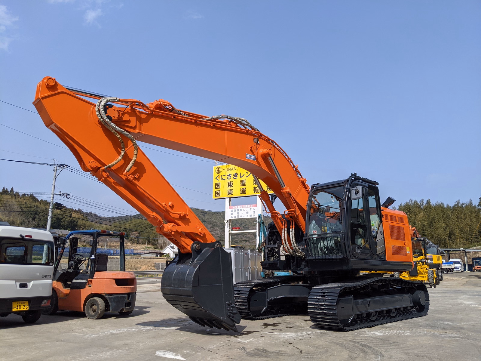 中古建設機械 中古 日立建機 油圧ショベル・バックホー ０．７－０．９立米 ZX225USR-6 写真