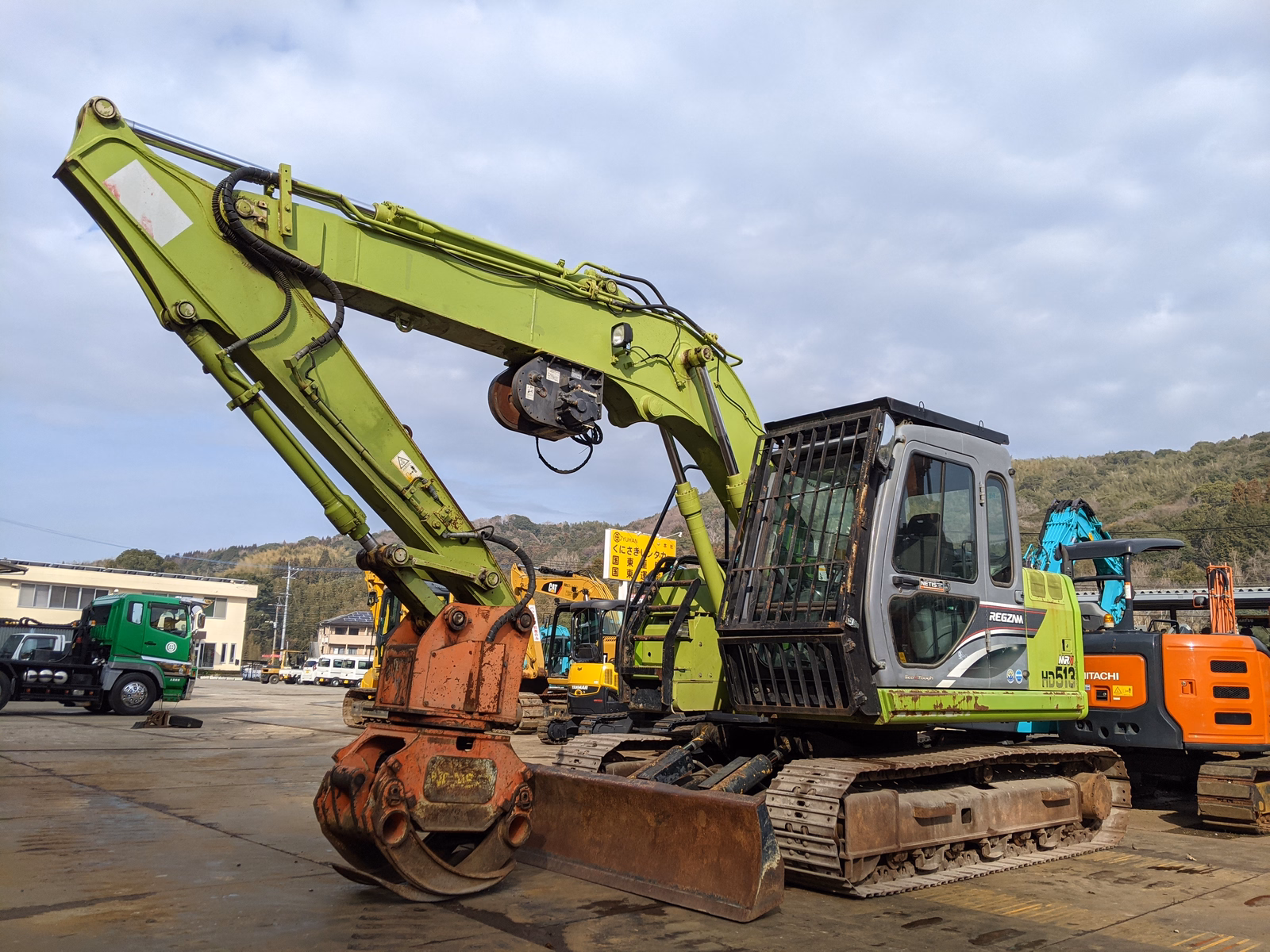 中古建設機械 中古 加藤製作所 林業機械 グラップル・ウインチ・排土板 HD513MRV 写真