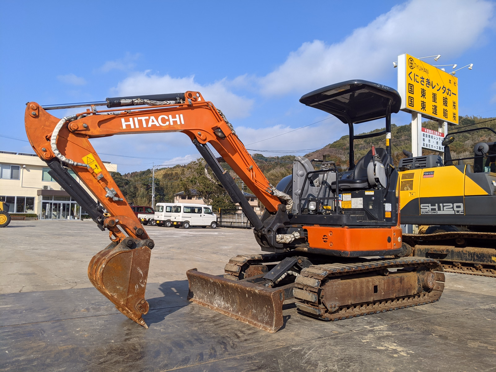中古建設機械 中古 日立建機 油圧ショベル・バックホー ０．１立米以下 ZX30U-5B 写真