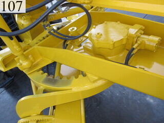 中古建設機械 中古 コマツ KOMATSU モーターグレーダー アーティキュレート式 GD405A-3E0