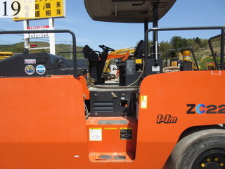 Used Construction Machine Used HITACHI HITACHI Roller Tire rollers ZC220P-5